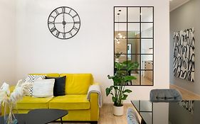 Beautiful Apartment With 2 Bedrooms For 7 Guests, Jewish District